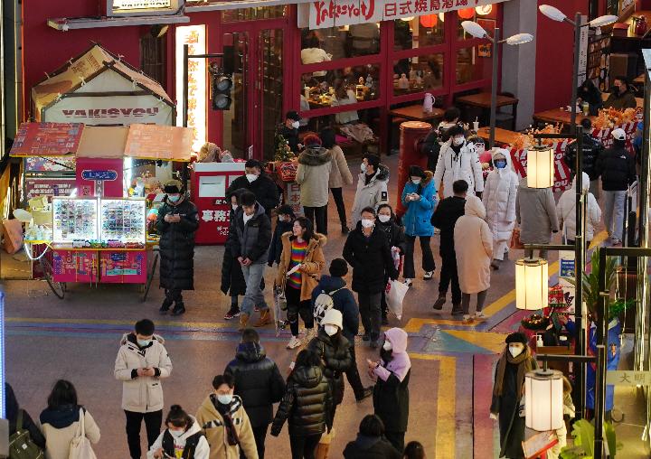 疫情防控措施优化调整，各地推进复工复产促进经济回稳向好