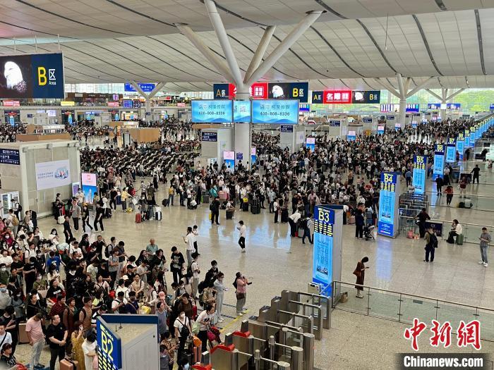 五一假期人员流动增加，新冠疫情趋势及防范建议