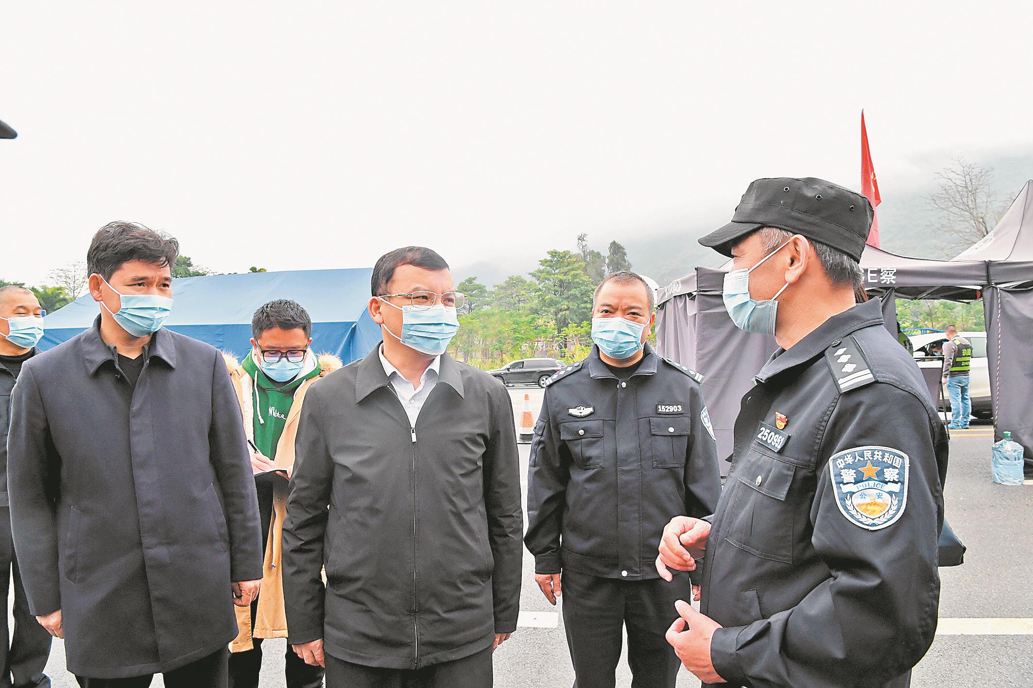 蓝晓检查指导疫情防控工作，强调精准防控让群众过舒心春节